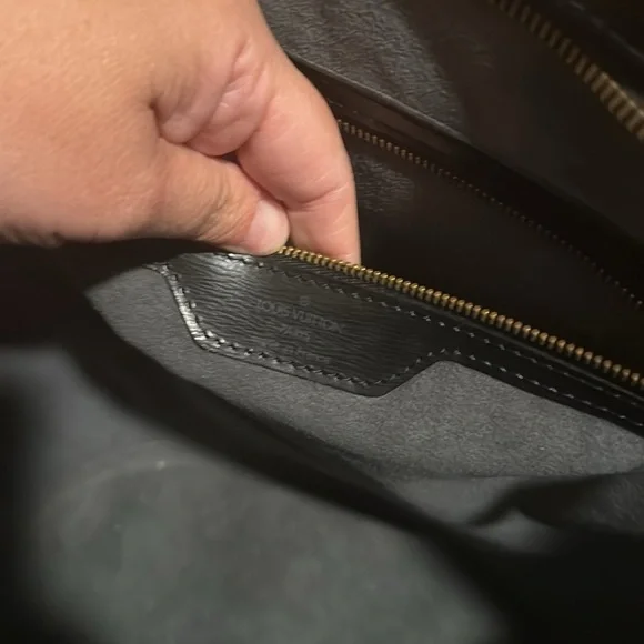 Louis Vuitton Black Authentic Epi Saint Jacques GM - VI0923 - Picture 8 of 16